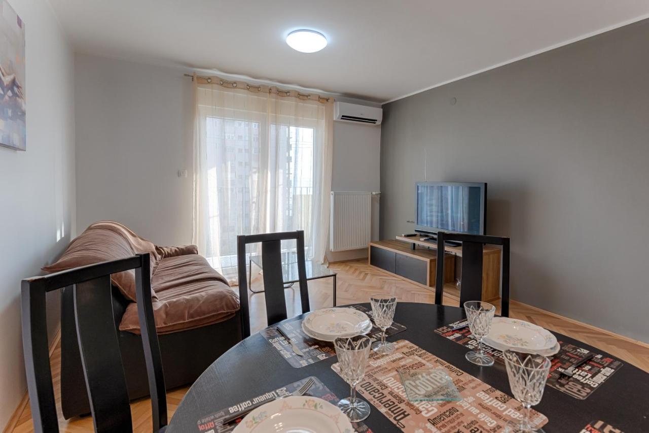 Two Bedroom Apartment Paris Rijeka Eksteriør bilde