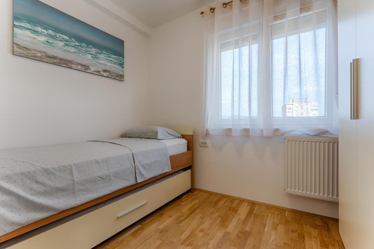 Two Bedroom Apartment Paris Rijeka Eksteriør bilde