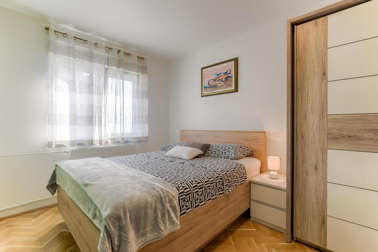Two Bedroom Apartment Paris Rijeka Eksteriør bilde